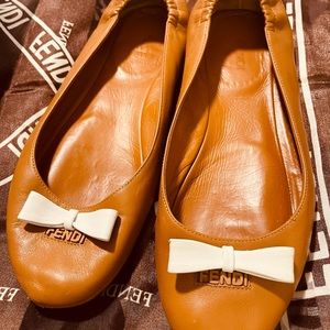 💐FENDI FLATS IN orange CARAMEL LUGGAGE COLOR 🔥( Sold out everywhere)